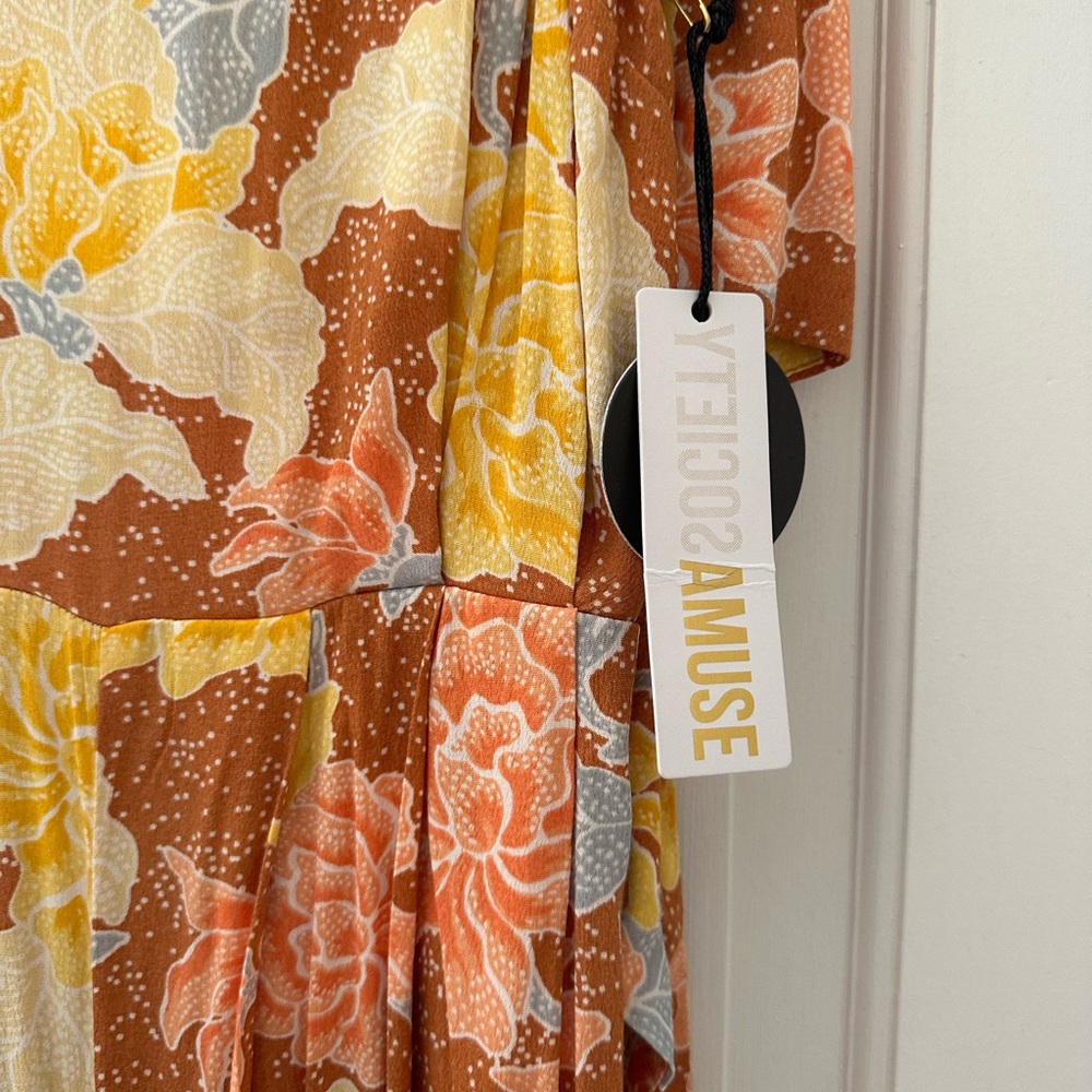 Bliss tank woven jumpsuit - size m - new with tags - cute flower print